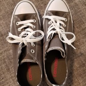 Brand New Women's Converse Sneakers Size 9 in Gray